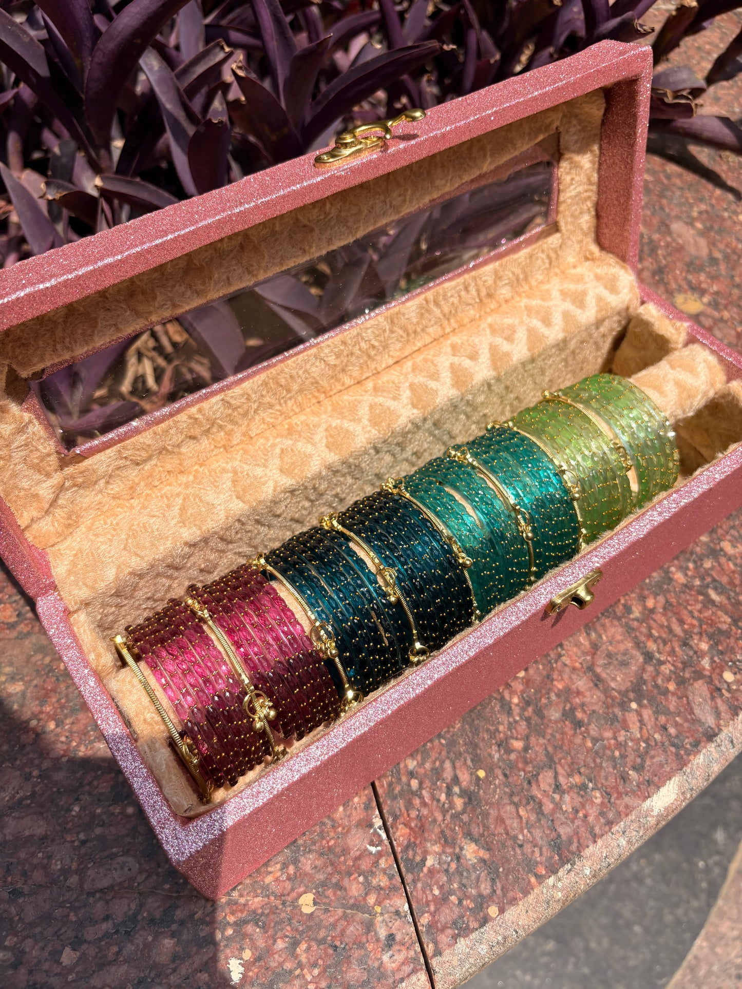 Rangreza Treasure Box – Premium Multicolour Glass Bangles