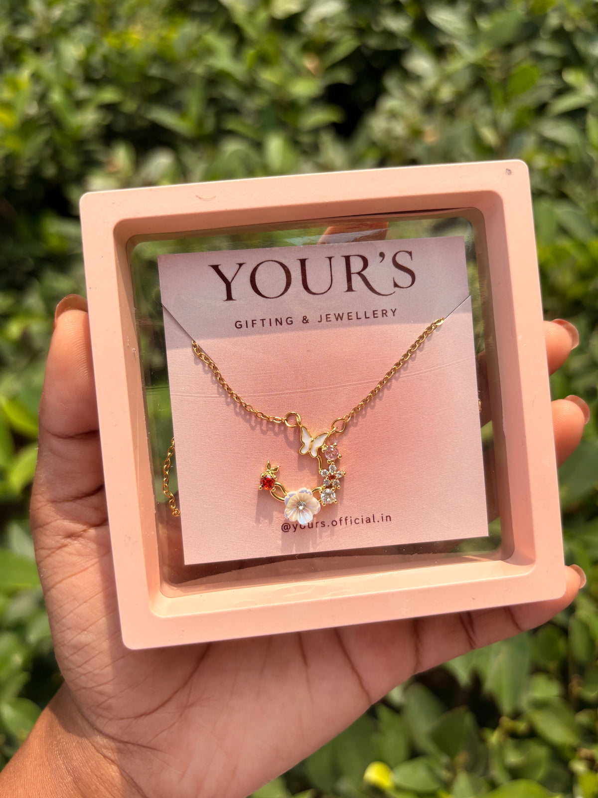 🌸 Scarlet Bloom Necklace