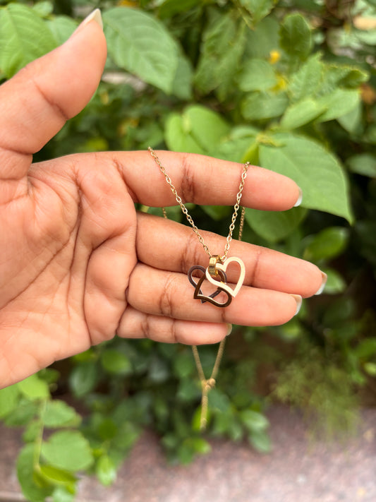 Eternal Hearts Necklace 🤍🖤