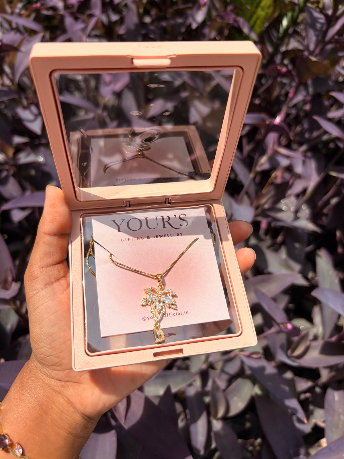 Aurielle Leaf Necklace ✨🍃