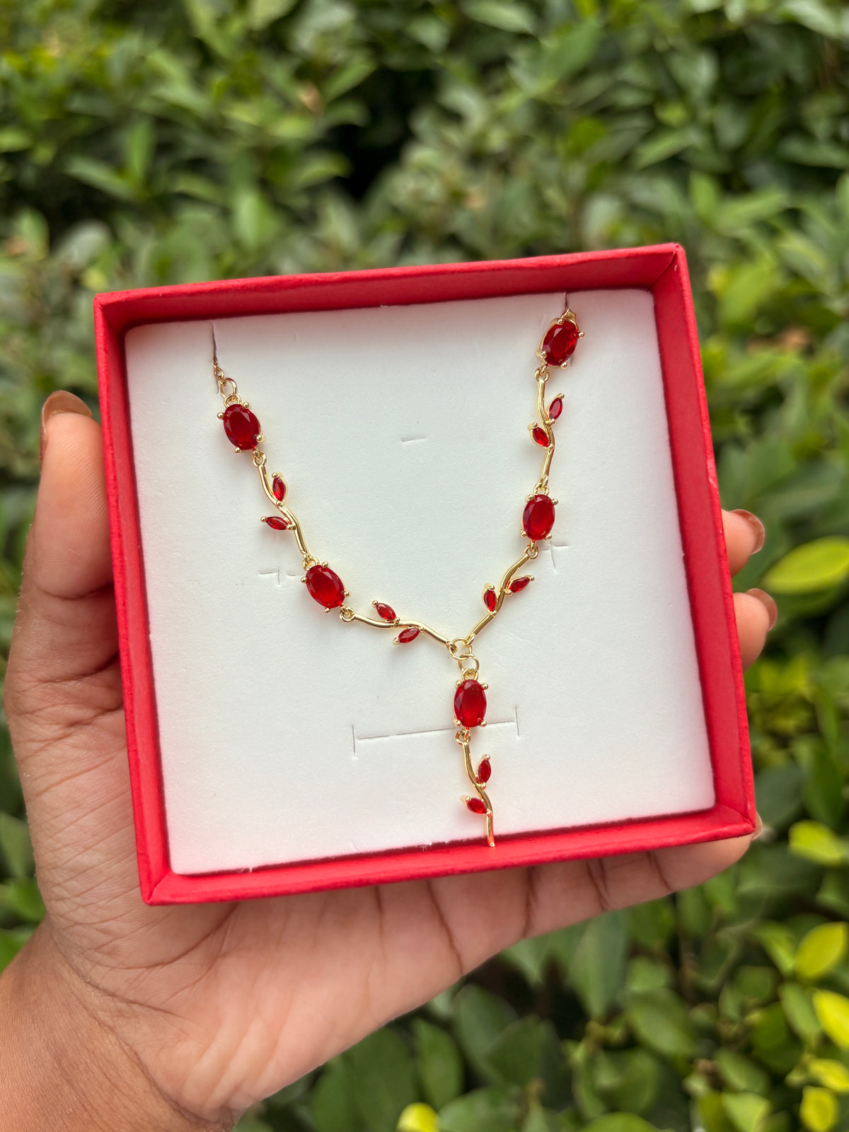 🌷 Red Tulip Necklace – Anti-Tarnish Gold Plated