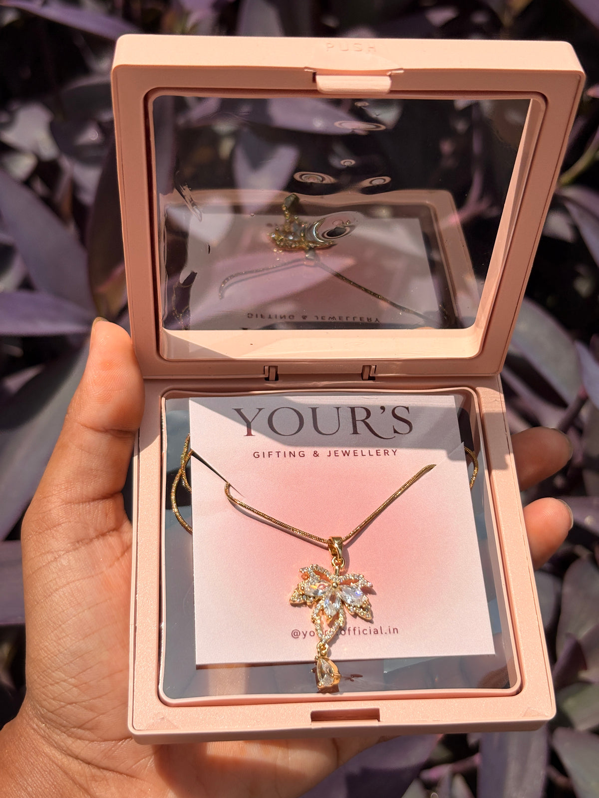 Aurielle Leaf Necklace ✨🍃
