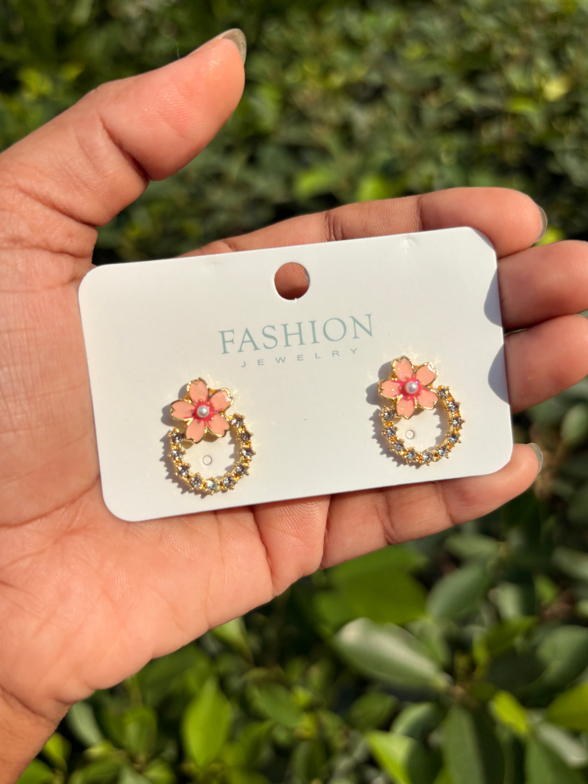 🌸 Rosé Crystal Bloom Earrings