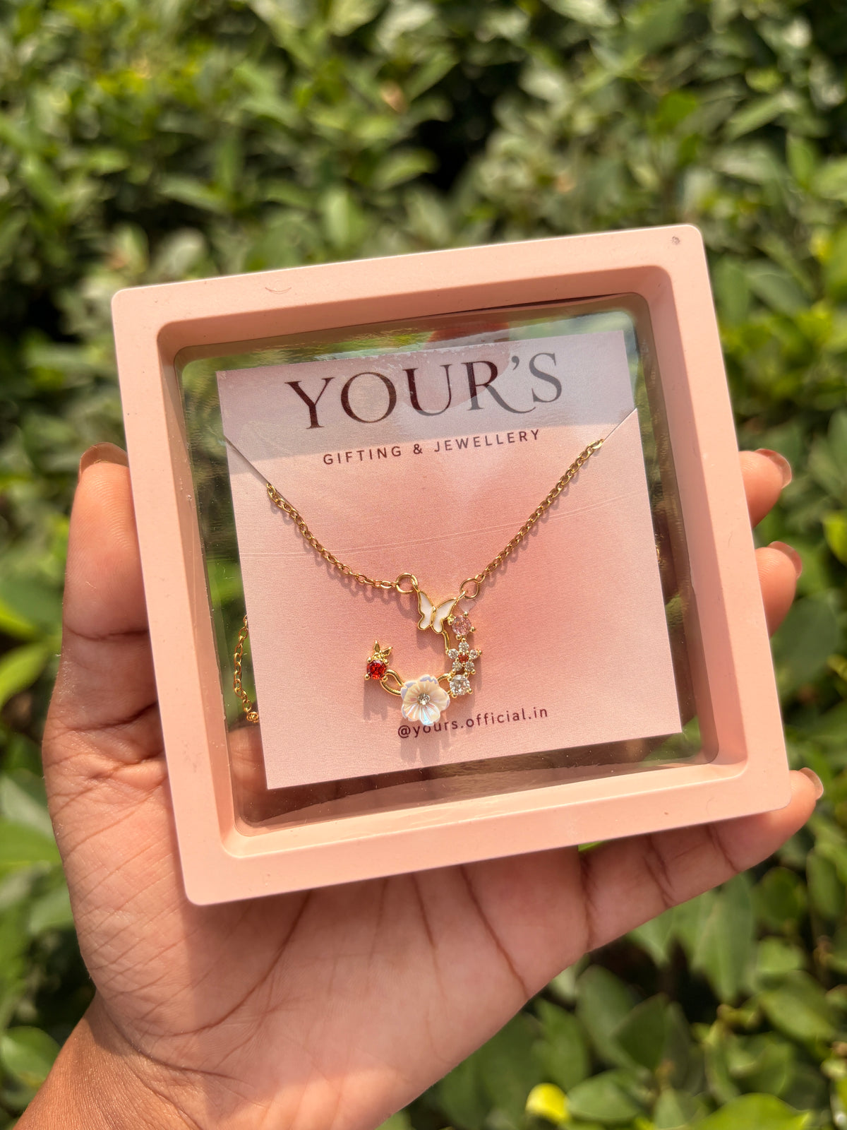 🌸 Scarlet Bloom Necklace