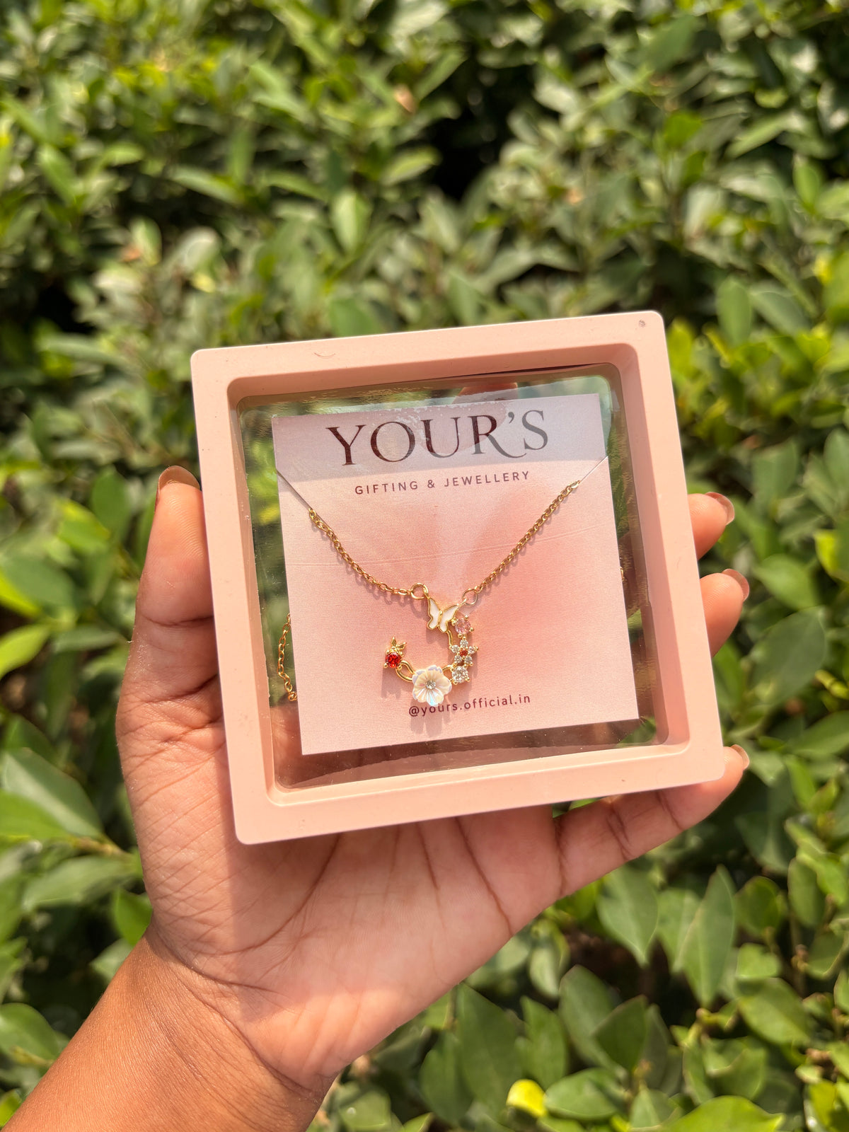 🌸 Scarlet Bloom Necklace