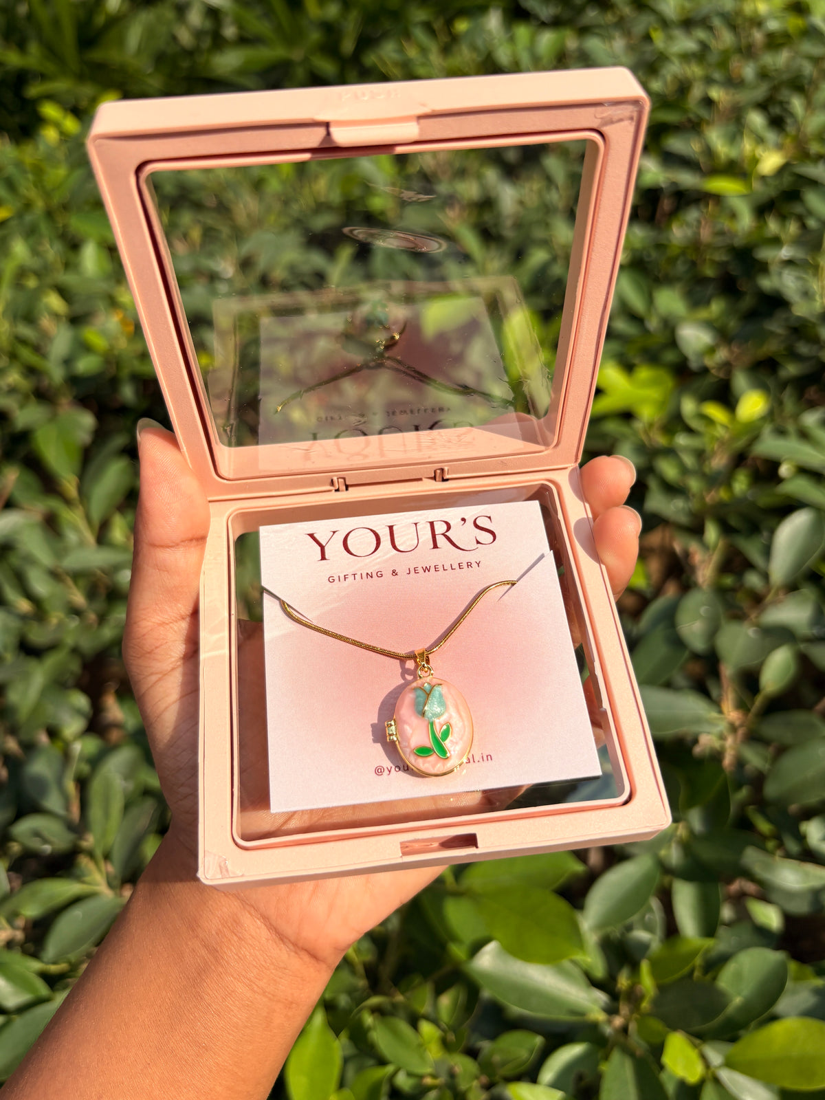 🌷 Tulip Bloom Locket Necklace