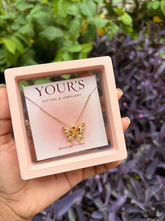 Mariposa Necklace 🦋✨