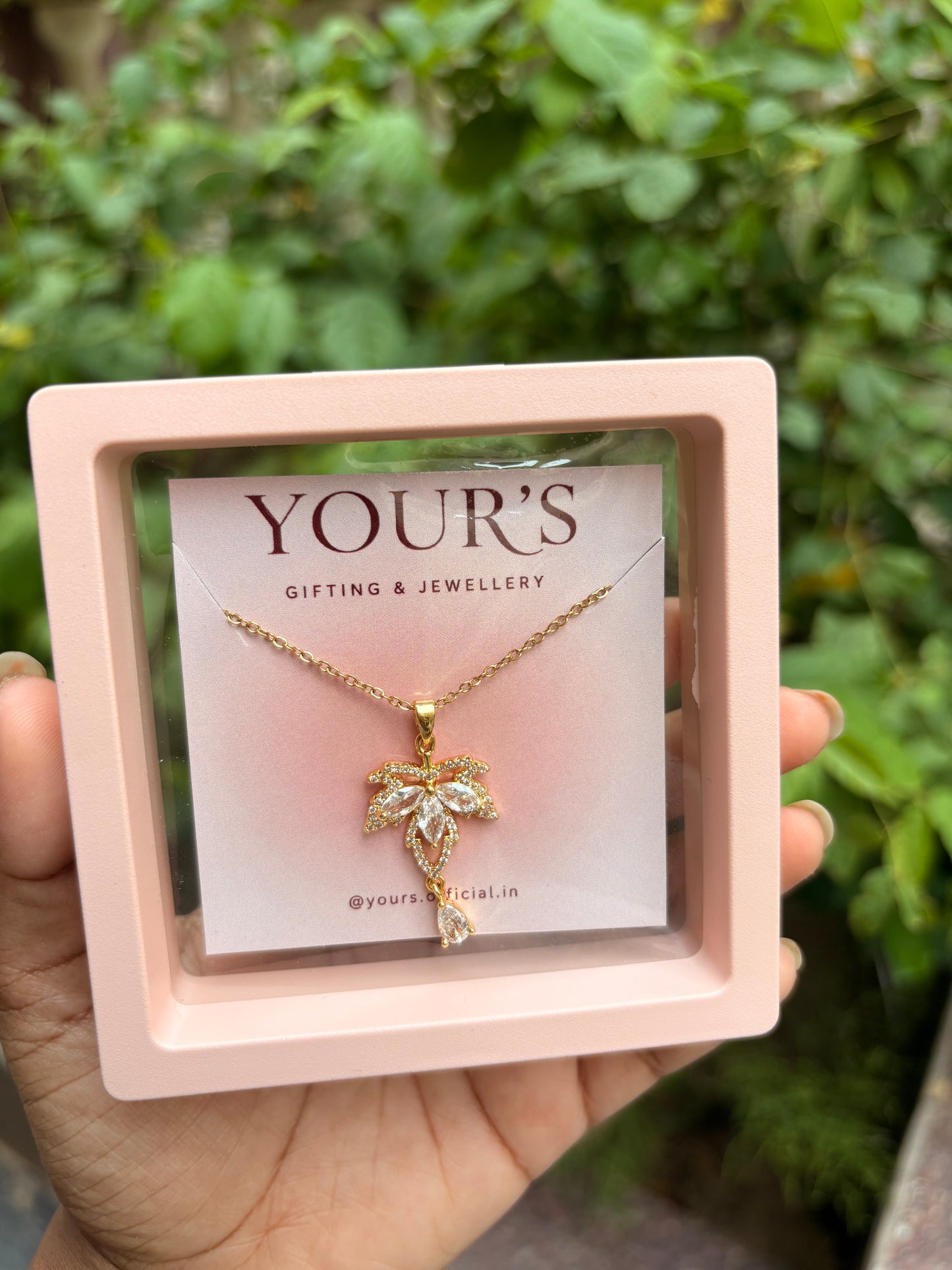 Aurielle Leaf Necklace ✨🍃