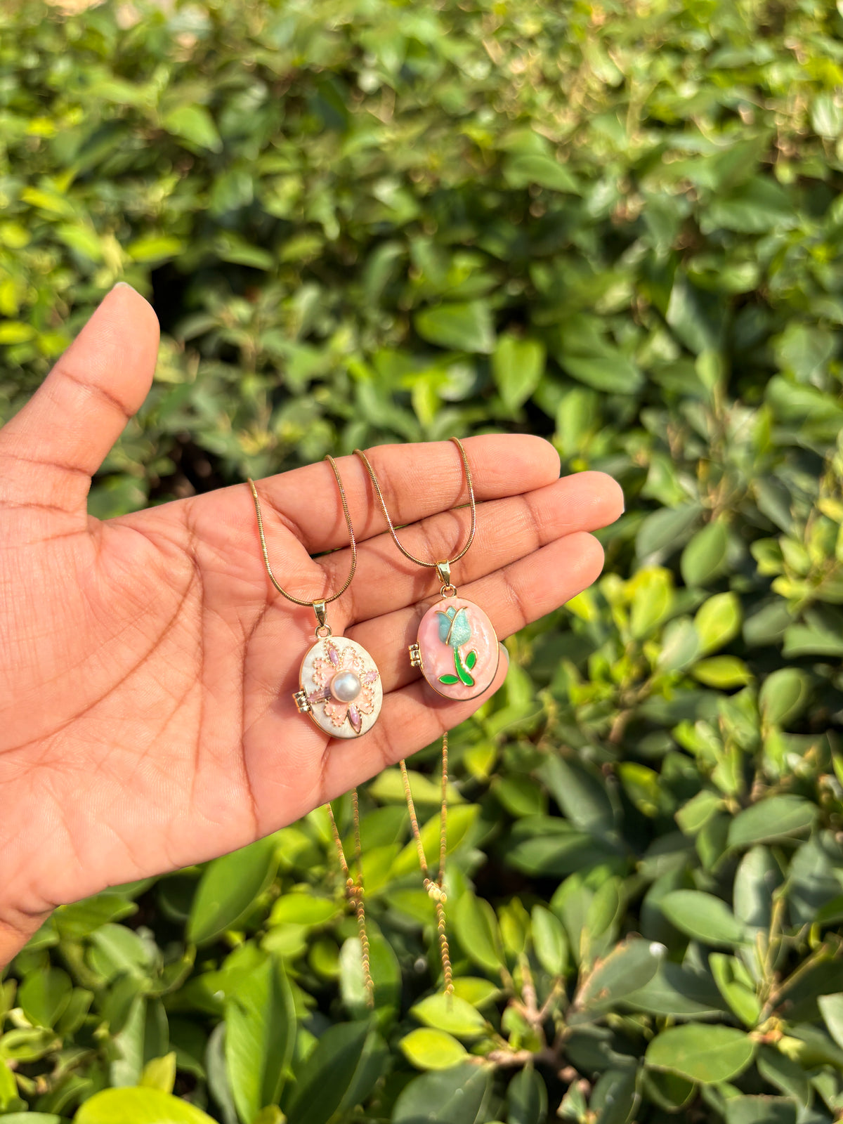 🌷 Tulip Bloom Locket Necklace