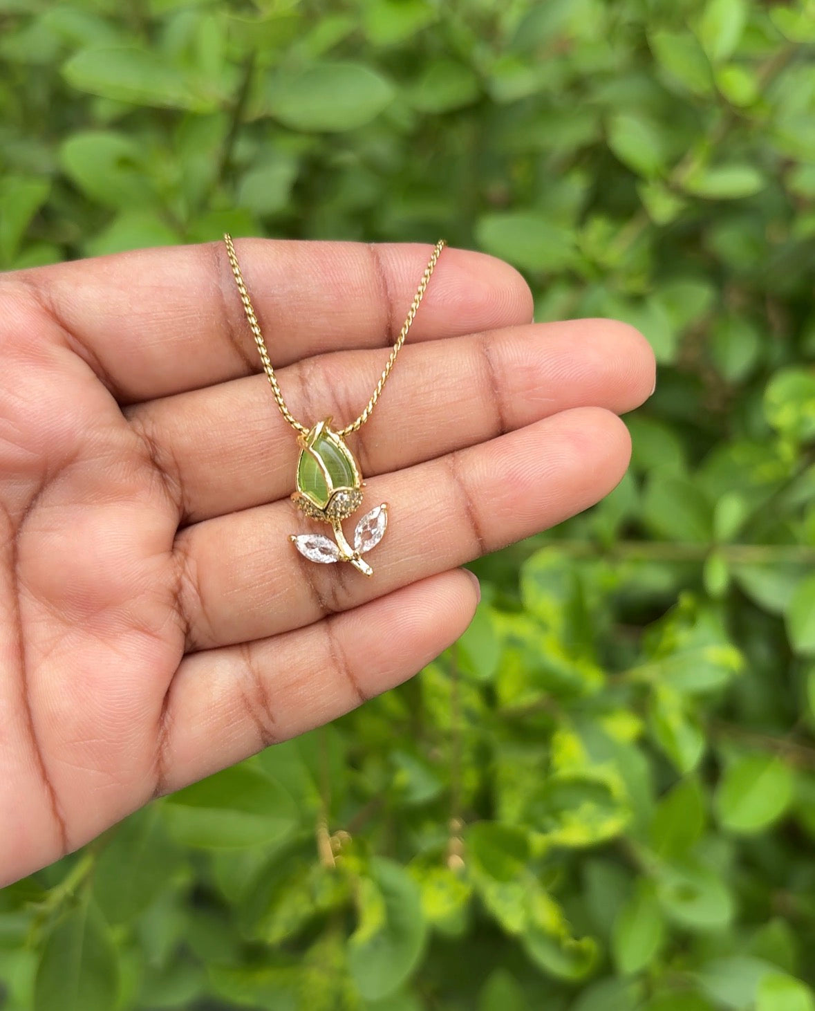 Pristine Bloom Necklace 🌿💚